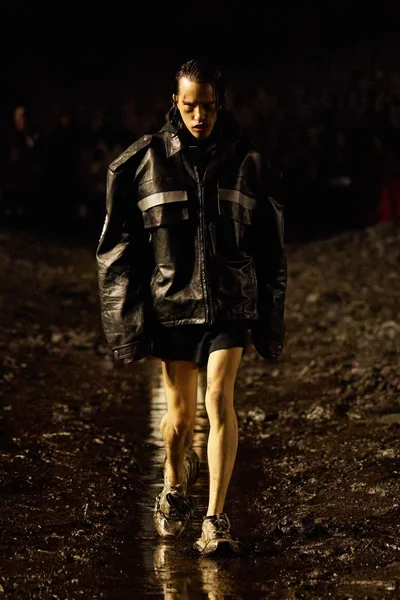 Look 2